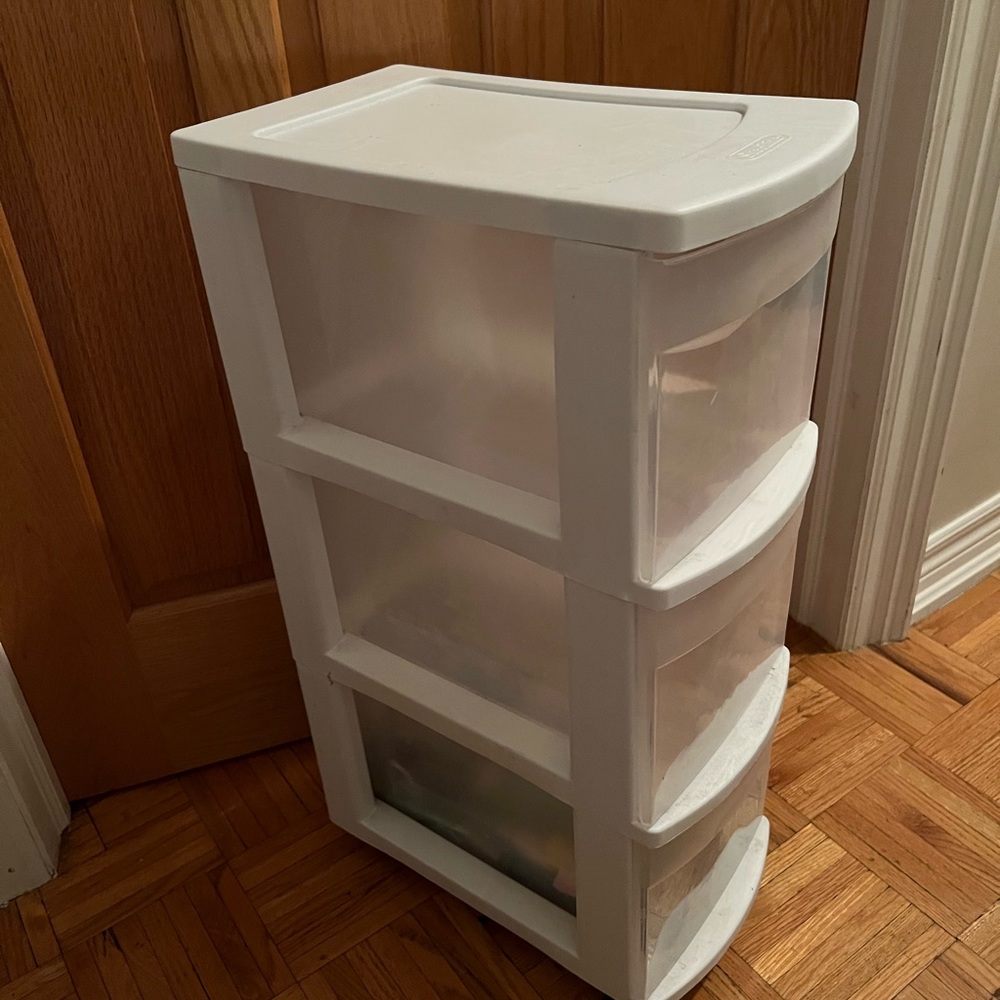 Storage bins